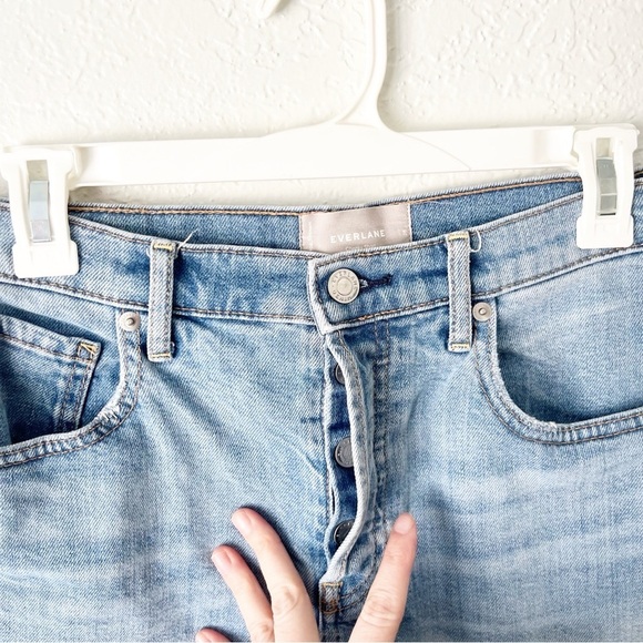 Everlane Shorts Women's 28 Cheeky Short Light Wash Raw Hem Boho Summer - Picture 5 of 6